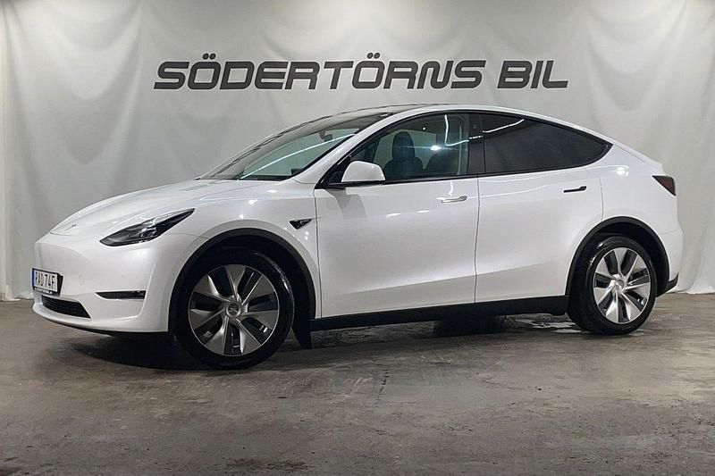 Vit Begagnad 2022 Tesla Model Y Long Range AWD SUV | 429 900 kr (Marknadspris) - Bild 1/4