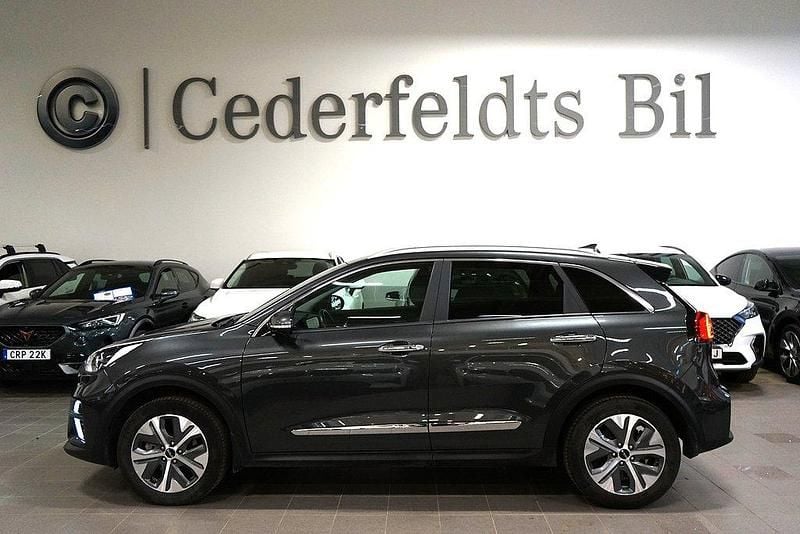 Grå Begagnad 2021 Kia e-Niro Advance SUV | 259 900 kr (Marknadspris) - Bild 1/4