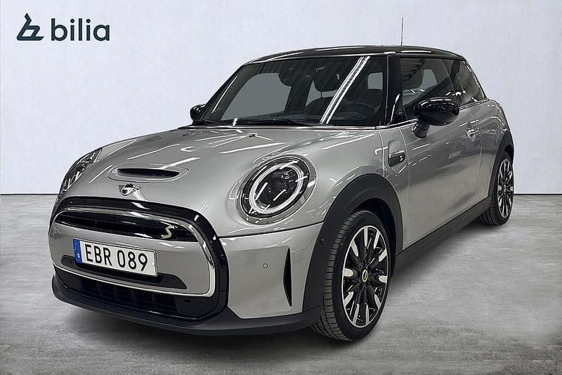 Grå Begagnad 2023 Mini Cooper Halvkombi | 249 900 kr (Marknadspris) - Bild 1/3
