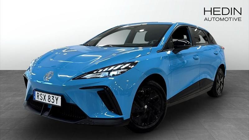 Blå (blue) Begagnad 2023 MG MG4 EV Halvkombi | 259 900 kr - Bild 1/4