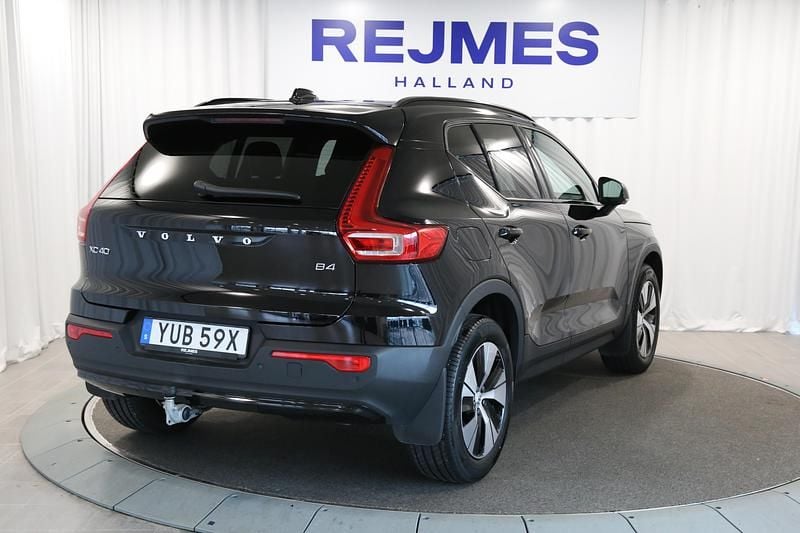 Begagnad Volvo XC40 Plus 200 HK (147 kW) 2025 Svart SUV