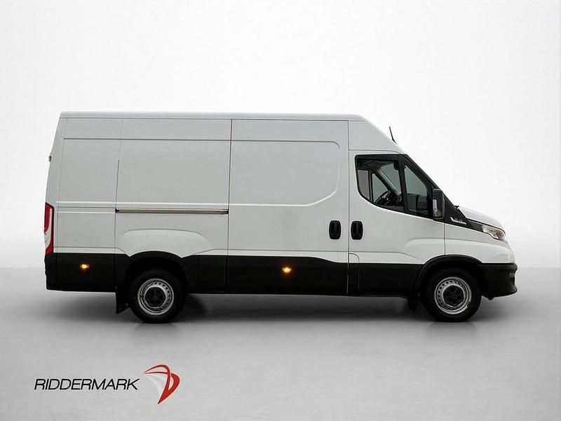 Begagnad Iveco Daily 136 HK (100 kW) 2023 Vit Van