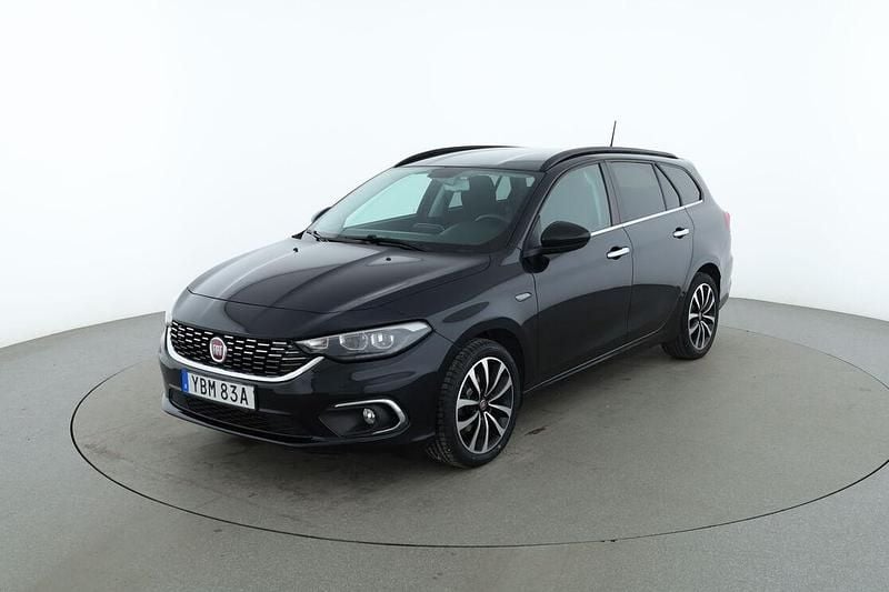 Svart Begagnad 2018 Fiat Tipo Lounge Kombi | 125 000 kr (Marknadspris) - Bild 1/3