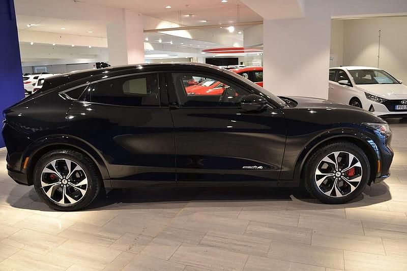 Begagnad Ford Mustang Mach-E 275 kW (375 HK) 2021 Svart SUV