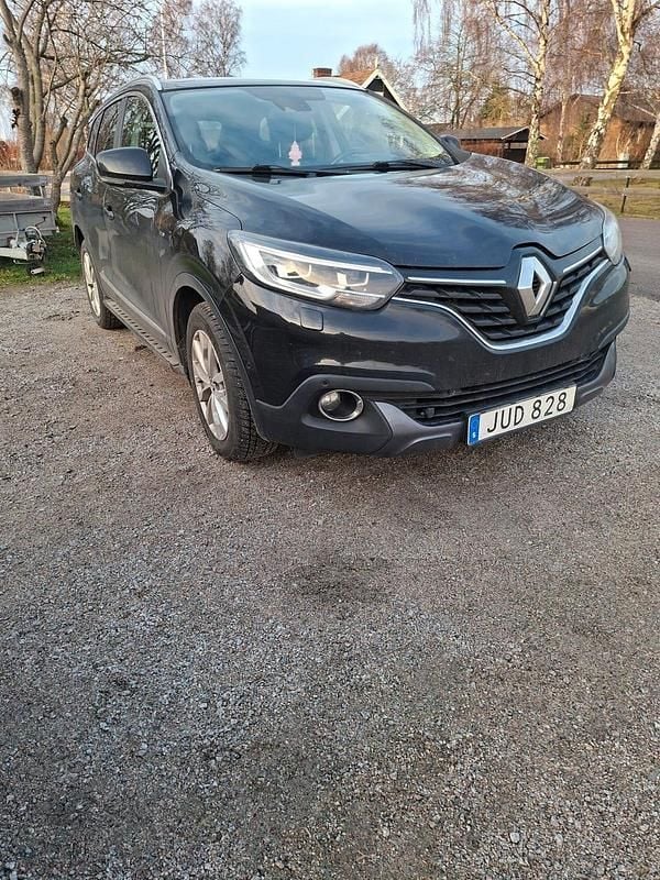 Svart Begagnad 2015 Renault Kadjar SUV | 95 000 kr (Marknadspris) - Bild 1/4