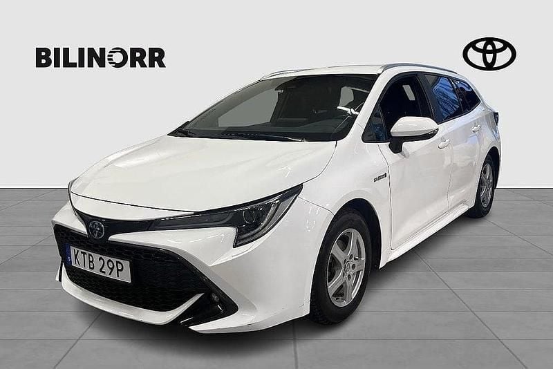 Vit Begagnad 2019 Toyota Corolla Kombi | 234 400 kr (Marknadspris) - Bild 1/3