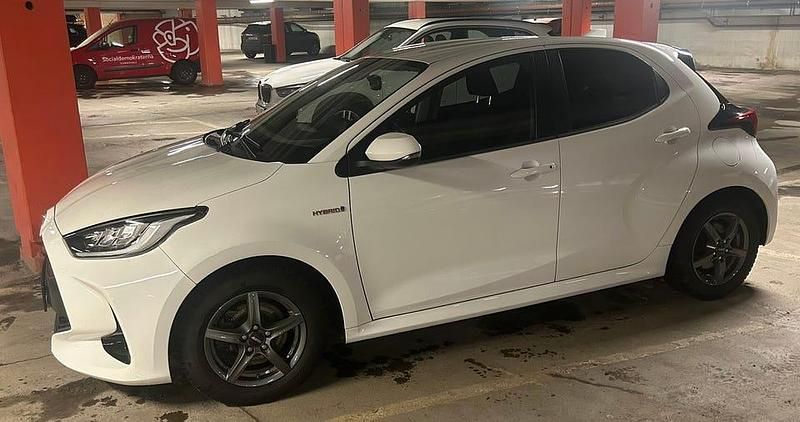 Begagnad Toyota Yaris Hybrid Active 116 HK (85 kW) 2020