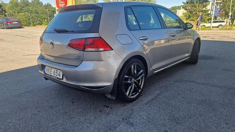 Silver Begagnad 2013 VW Golf VII Halvkombi | 67 000 kr (Marknadspris) - Bild 1/4