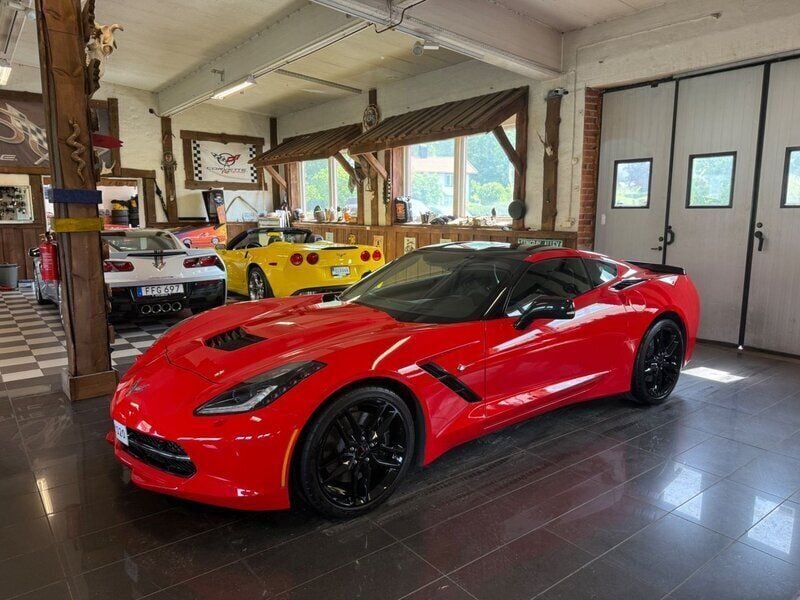 Röd Begagnad 2016 Chevrolet Corvette C7 Sportkupé | 779 000 kr - Bild 1/4