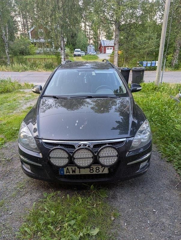 Svart Begagnad 2010 Hyundai i30 Kombi | 32 000 kr (Bra pris) - Bild 1/3