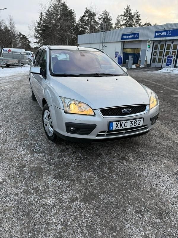 Begagnad Ford Focus 125 HK (91 kW) 2006 Kombi