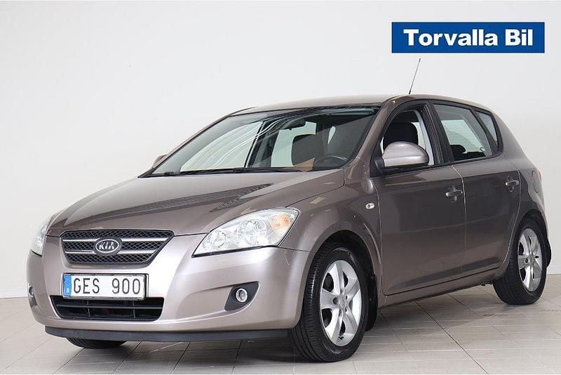 Mörkgrå Begagnad 2007 Kia Ceed EX Halvkombi | 49 900 kr (Marknadspris) - Bild 1/4