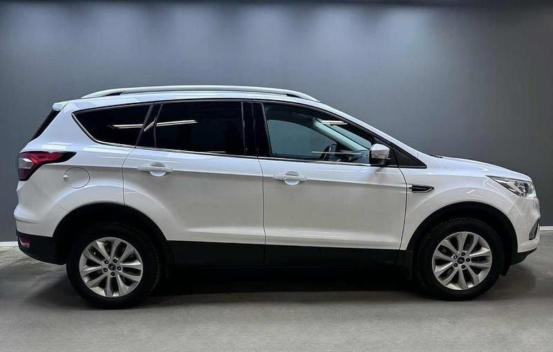 Begagnad Ford Kuga Titanium 150 HK (110 kW) 2018 Vit SUV