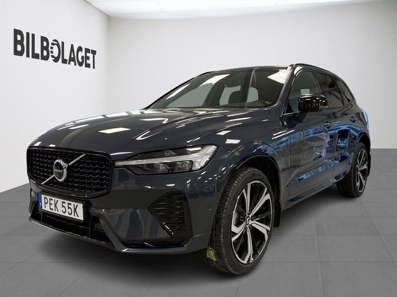 Mörkblå (blå) Begagnad 2024 Volvo XC60 Plus SUV | 654 800 kr - Bild 1/4