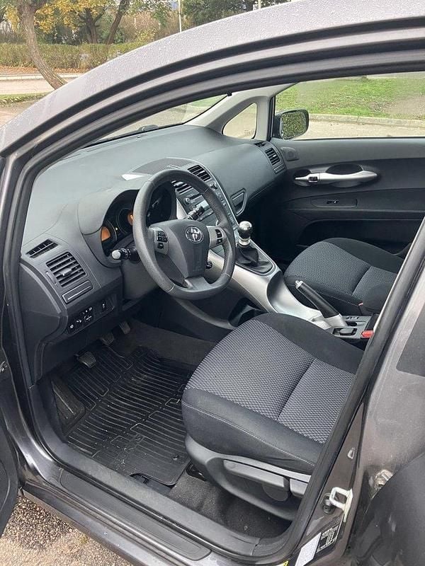 Begagnad 2011 Toyota Auris | 47 500 kr - Bild 1/4