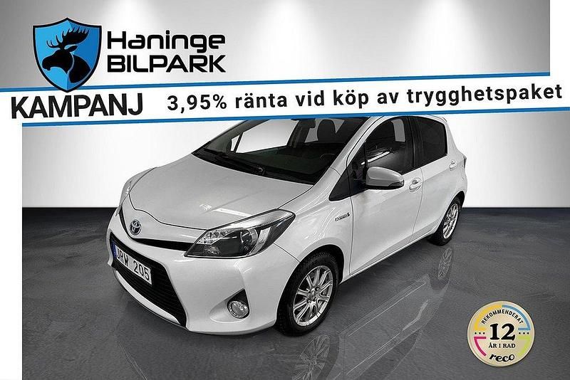 Grå Begagnad 2012 Toyota Yaris Hybrid Style Halvkombi | 109 995 kr (Marknadspris) - Bild 1/2