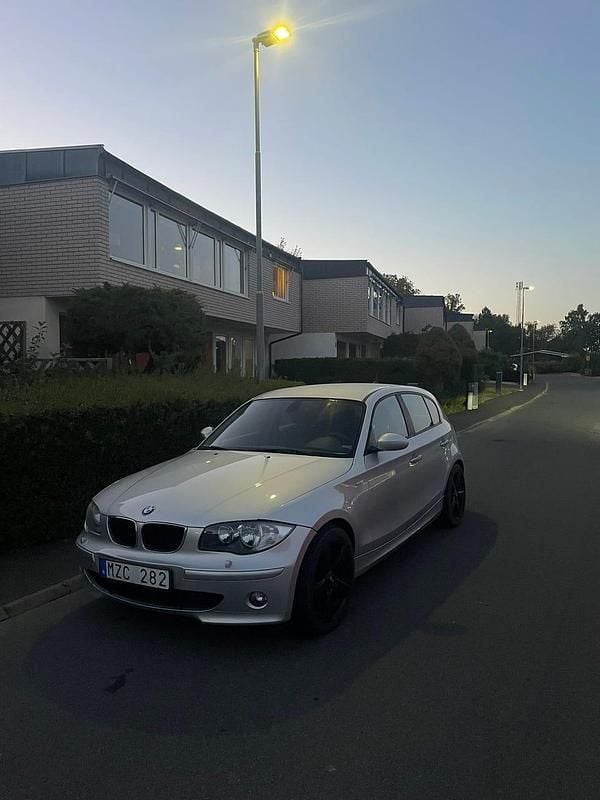 Begagnad 2008 BMW 116 Halvkombi | 50 000 kr (Marknadspris) - Bild 1/4