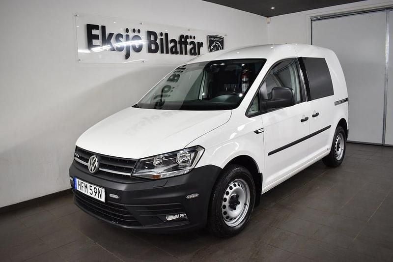 Vit Begagnad 2020 VW Caddy Minibuss | 139 500 kr (Marknadspris) - Bild 1/4