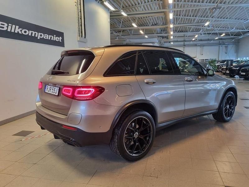 Begagnad Mercedes GLC300 AMG 320 HK (235 kW) 2022 Silver SUV
