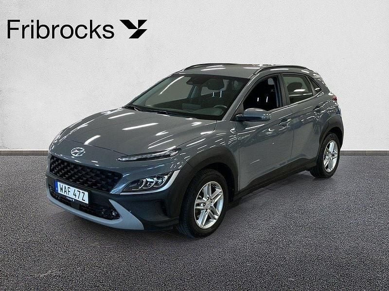 Grå Begagnad 2022 Hyundai Kona Essential SUV | 199 800 kr (Marknadspris) - Bild 1/4