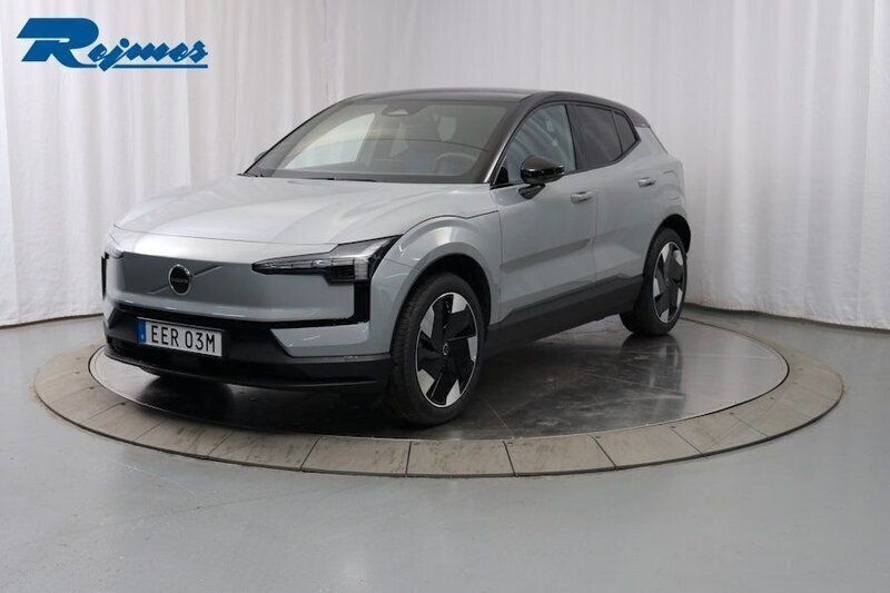 Grå Ny 2025 Volvo EX30 Plus SUV | 478 900 kr (Bra pris) - Bild 1/4