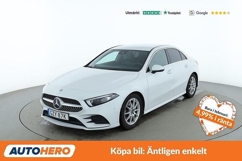 Vit Begagnad 2020 Mercedes A200 AMG line Sedan | 223 000 kr (Superpris) - Bild 1/4