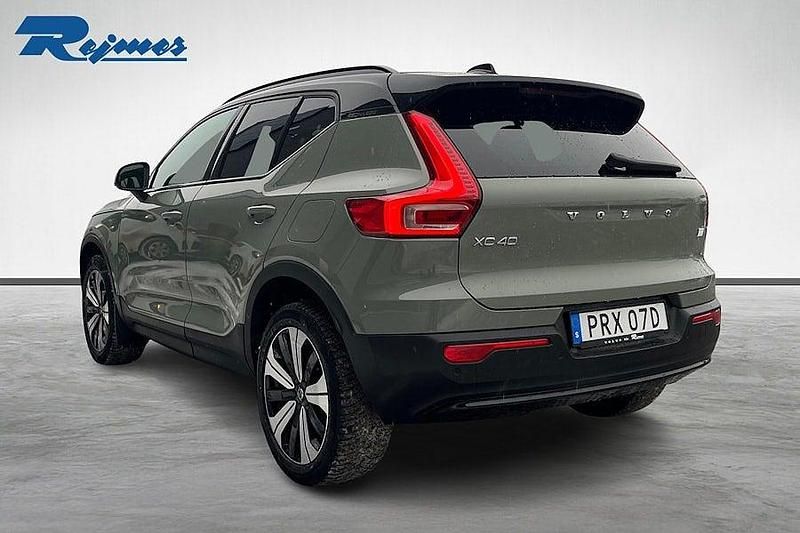 Begagnad Volvo XC40 Plus 175 kW (238 HK) 2022 Grön SUV