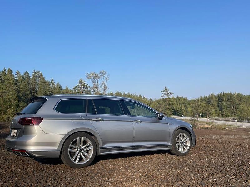Begagnad VW Passat 200 HK (147 kW) 2021 Pyrit silver metallic