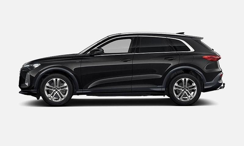 Svart Ny 2025 Audi Q5 Sportback SUV | 757 800 kr (Superpris) - Bild 1/3