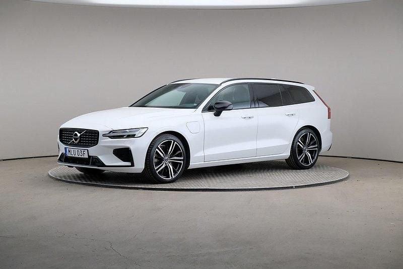 Vit Begagnad 2022 Volvo V60 R-Design Kombi | 395 000 kr (Marknadspris) - Bild 1/4