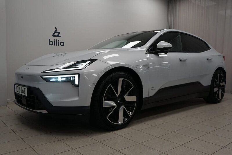 Silver Begagnad 2024 Polestar 4 Pilot SUV | 654 900 kr (Bra pris) - Bild 1/3