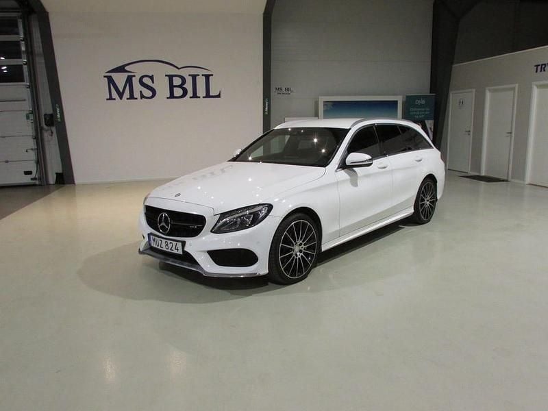 Vit Begagnad 2015 Mercedes C220 AMG line Kombi | 219 900 kr (Lite dyr) - Bild 1/4