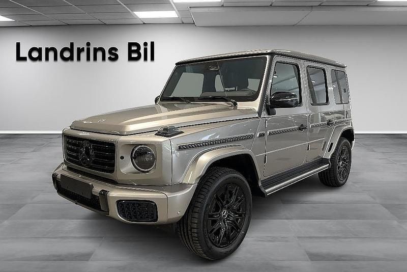 Grå Begagnad 2025 Mercedes G580 SUV | 1 499 900 kr - Bild 1/4