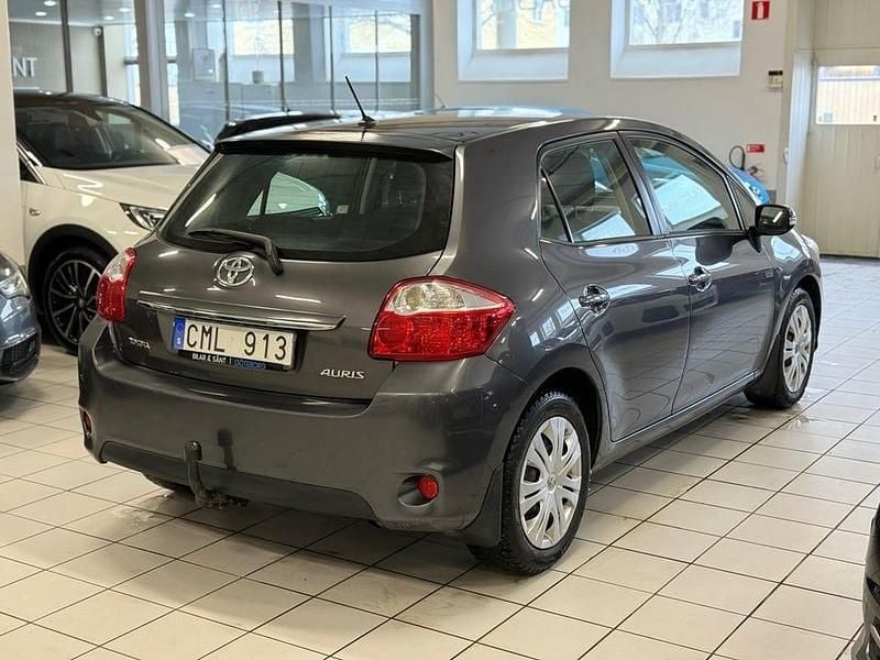 Begagnad Toyota Auris Plus 132 HK (97 kW) 2009 Mörkgrå Halvkombi