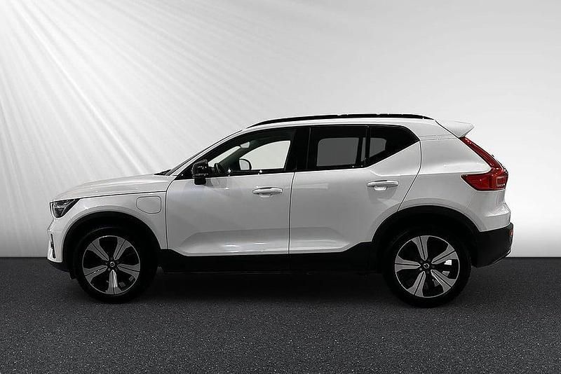 Begagnad Volvo XC40 Plus 211 HK (155 kW) 2022 Vit SUV