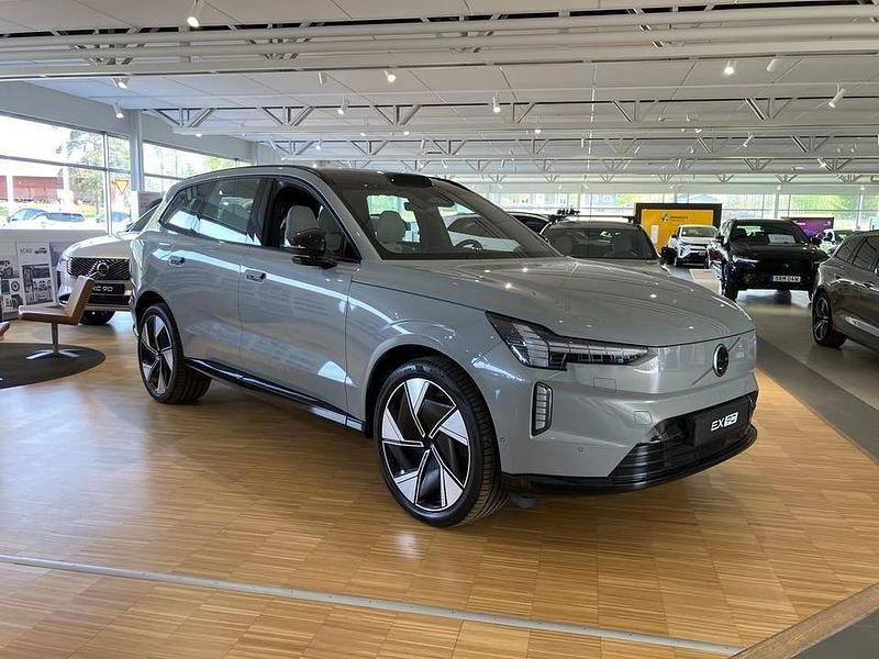 Grå Begagnad 2024 Volvo EX90 Performance SUV | 1 059 500 kr (Marknadspris) - Bild 1/4