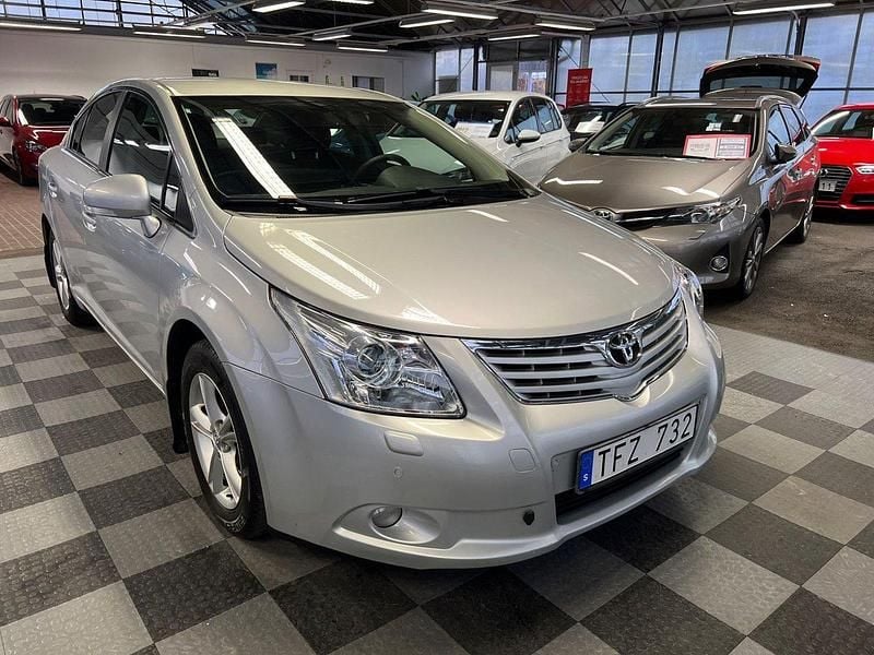 Silver Begagnad 2009 Toyota Avensis Business Edition Sedan | 74 500 kr (Marknadspris) - Bild 1/4