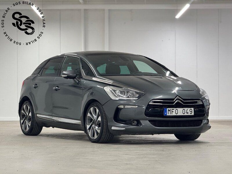 Grå Begagnad 2012 Citroën DS5 Halvkombi | 89 900 kr (Marknadspris) - Bild 1/4