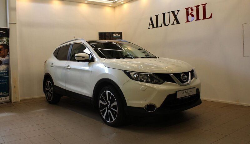 Vit Begagnad 2016 Nissan Qashqai 360º SUV | 154 900 kr (Lite dyr) - Bild 1/4