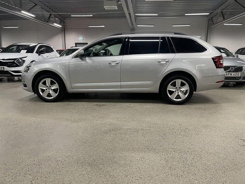 Begagnad Skoda Octavia Ambition 116 HK (85 kW) 2018 Silver Kombi