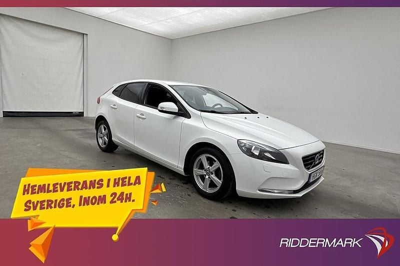 Vit Begagnad 2014 Volvo V40 Halvkombi | 132 800 kr (Marknadspris) - Bild 1/3