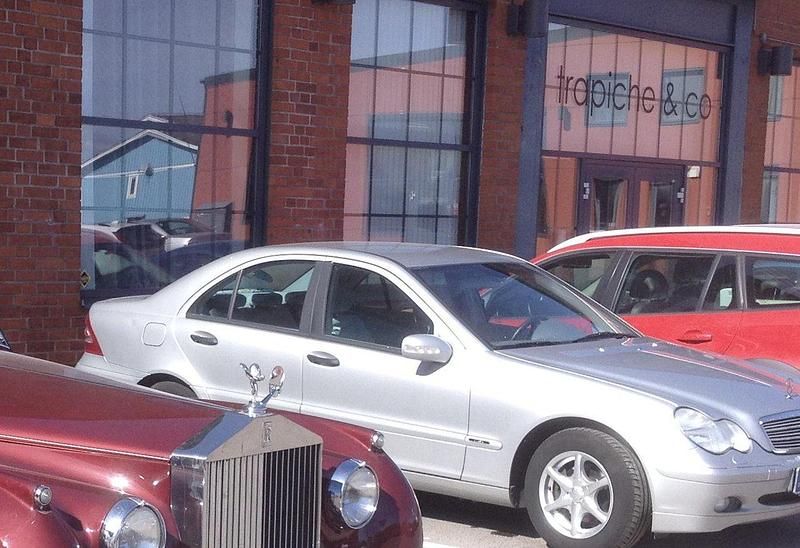 Grå Begagnad 2003 Mercedes C180 Sedan | 15 000 kr (Superpris) - Bild 1/1