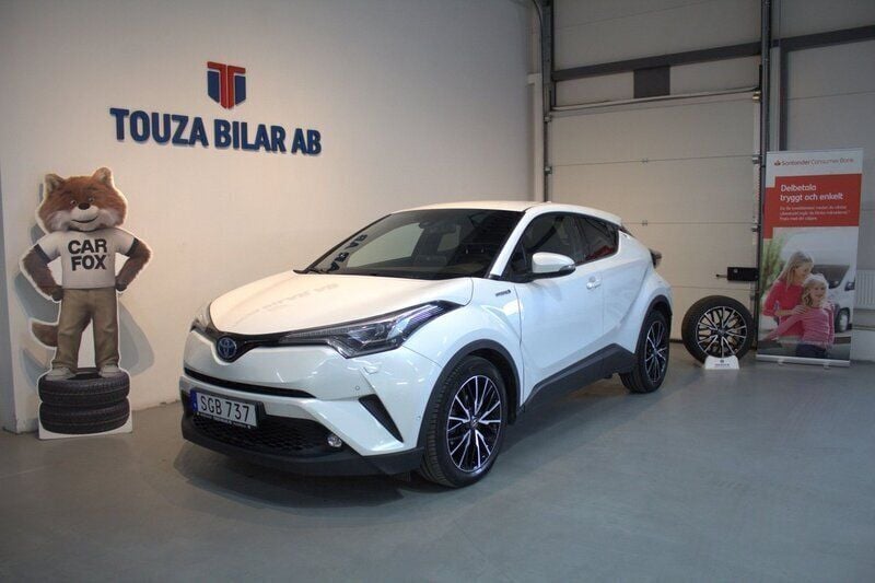 Vit Begagnad 2017 Toyota C-HR Executive SUV | 189 900 kr (Marknadspris) - Bild 1/4