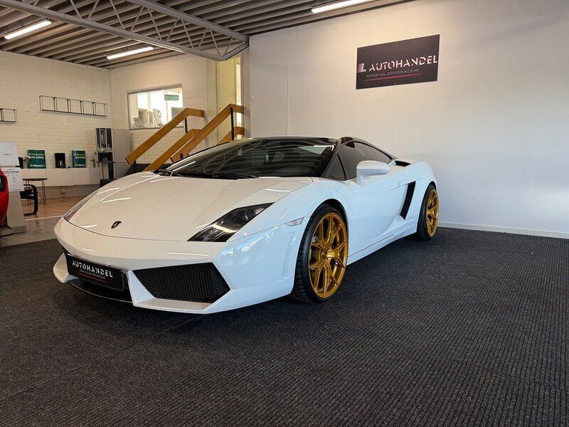 Begagnad Lamborghini Gallardo 561 HK (412 kW) 2009 Vit Sportkupé