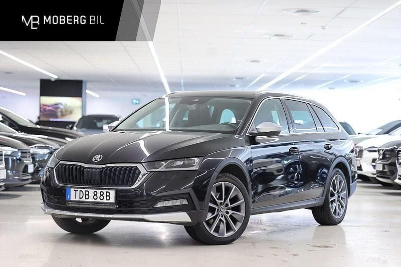 Svart Begagnad 2021 Skoda Octavia Scout Kombi | 289 900 kr (Marknadspris) - Bild 1/3