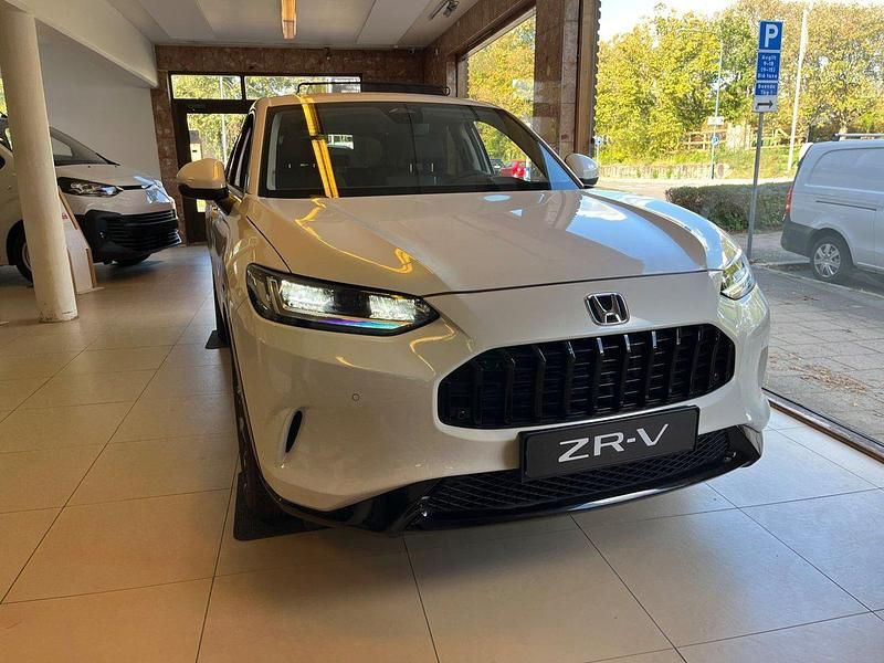 Vit Ny 2024 Honda ZR-V Advance SUV | 418 800 kr (Marknadspris) - Bild 1/4