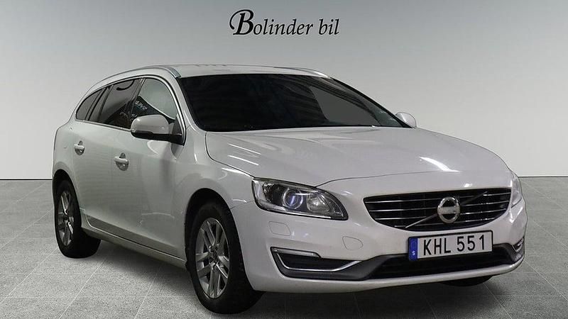Vit Begagnad 2014 Volvo V60 Summum Kombi | 108 900 kr (Marknadspris) - Bild 1/4
