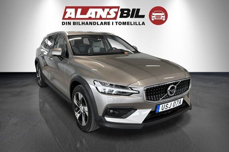 Grå Begagnad 2021 Volvo V60 CC Momentum Kombi | 314 000 kr (Bra pris) - Bild 1/4