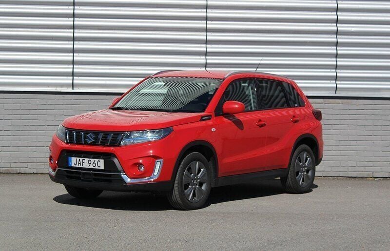 Röd Begagnad 2023 Suzuki Vitara SUV | 289 500 kr (Marknadspris) - Bild 1/4