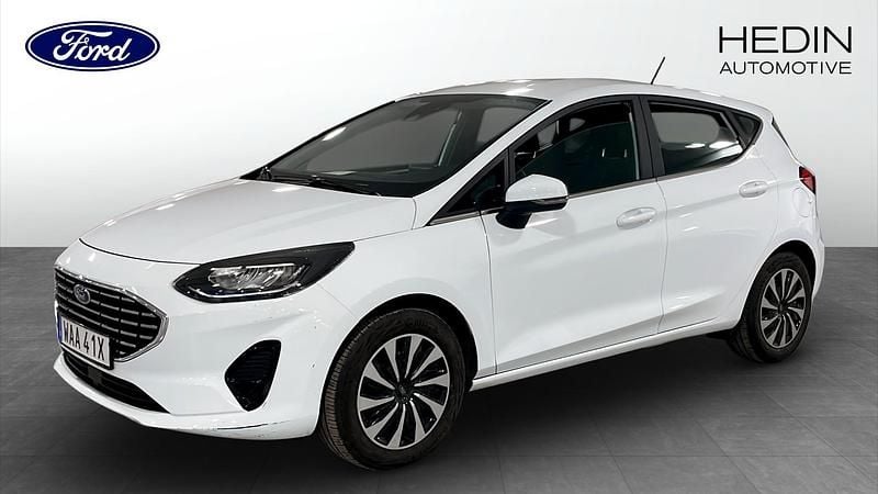 Vit Begagnad 2023 Ford Fiesta Titanium Halvkombi | 164 900 kr (Marknadspris) - Bild 1/4